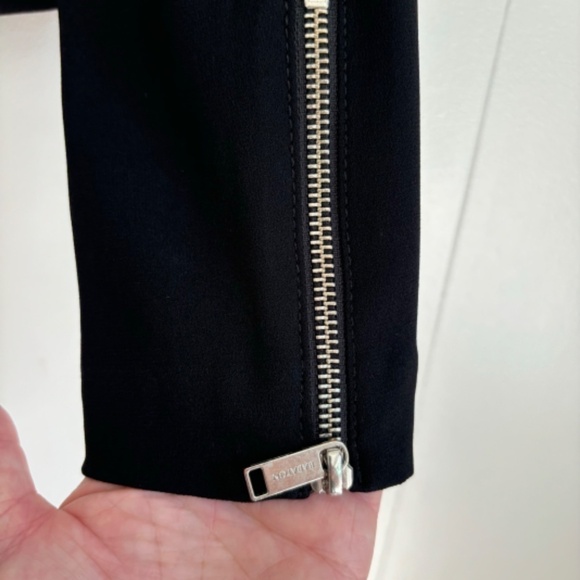 Babaton Aritzia black crop moto asymmetrical zip up blazer jacket size 0 - Picture 8 of 16